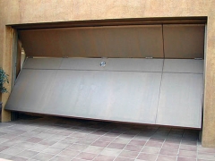 Puerta basculante automatica de dos hojas tipo garaje