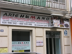 Sala artehumano, salle larga nº 136 en el casco antiguo del puerto