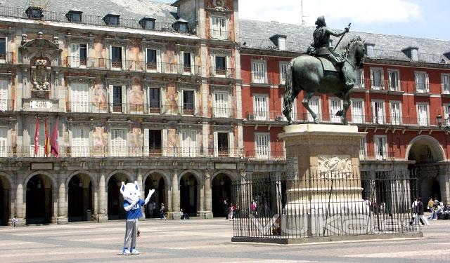 Billiken in Plaza Mayor, Madrid