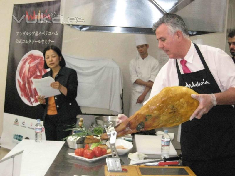 Seminario Jamón Ibérico y Corte en Japòn