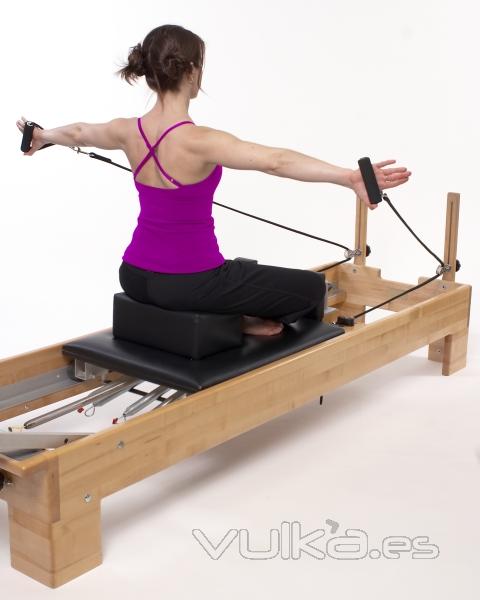 Sala exclusiva para entrenamientos personales y sesiones individuales de pilates.