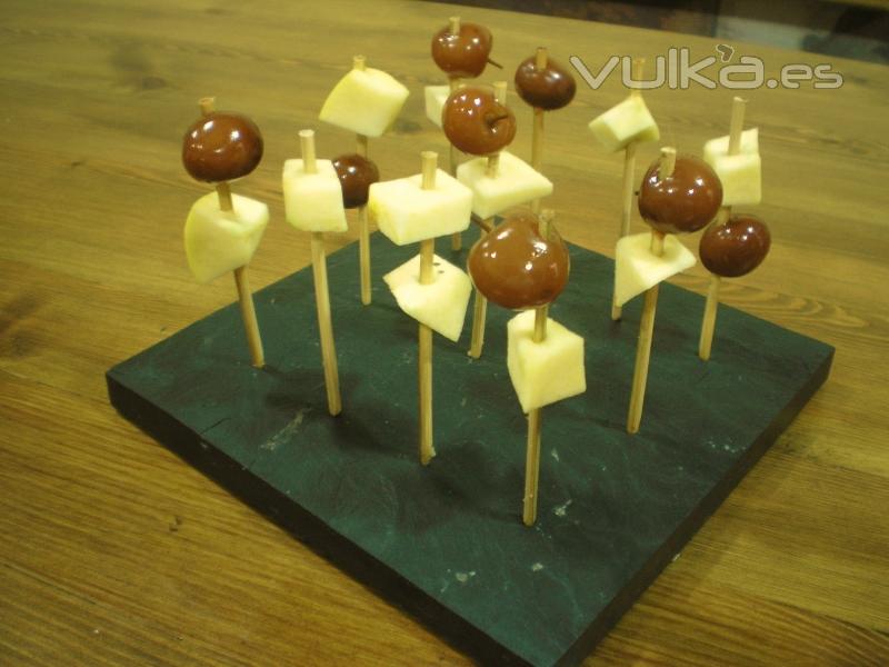 Porta-brocheta de 20x20 cm original y práctica con la que sorprenderás a tus invitados