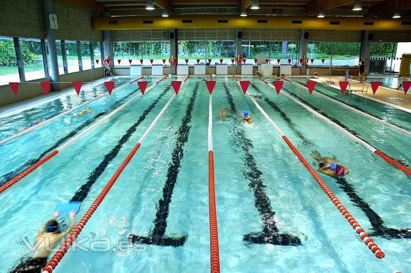 Piscina de 25 metros para nado libre