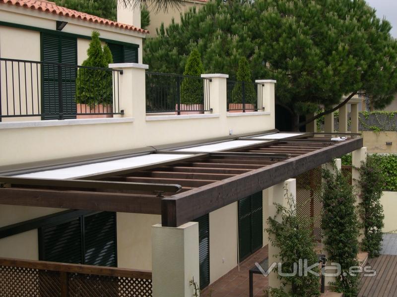 pergola cubierta con toldos veranda (toldos abriendose)