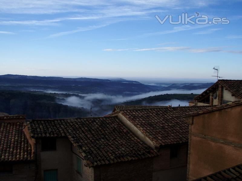 Vista de Alquzar y la Sierra de Guara