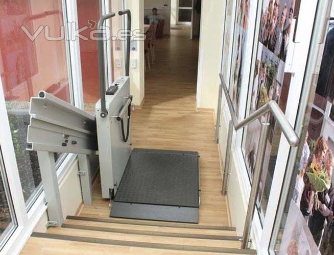 FORTIS: Plataforma salvaescaleras para tramos rectos