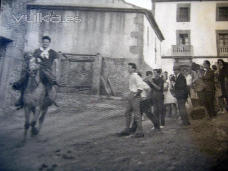 Potro de Herrar de Elias Merino.Años 60.En su situación original junto a la Ermita de San Antonio .