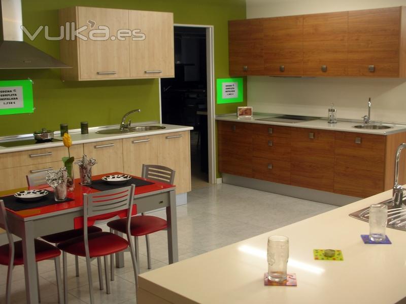 + cocina (clara)completa con electrodomesticos instalada en la vivienda 1.750 EUR  