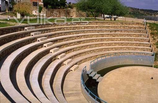 Anfiteatro y gaviones. Formas naturales y medio ambiente