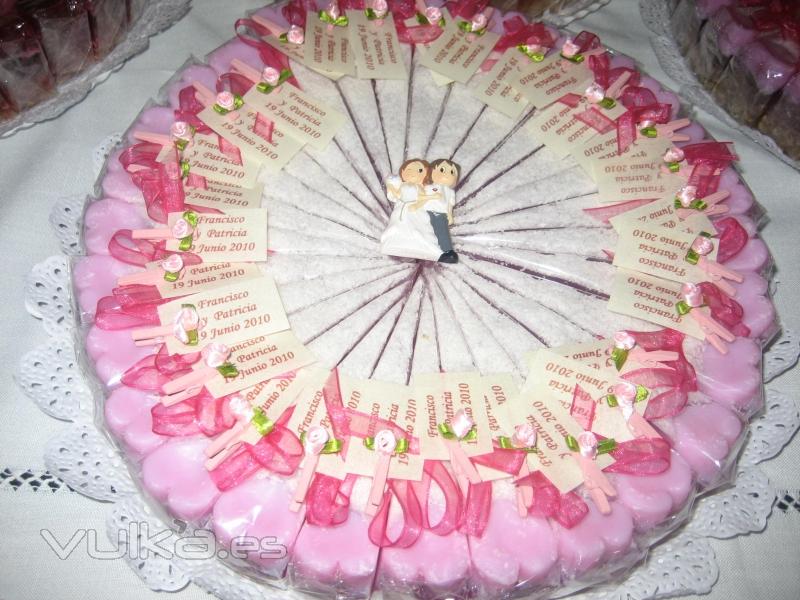 Tarta de jabn presentada para boda