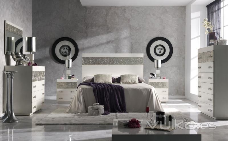 dormitorio luxor , blanco envejecido con detalle en plata