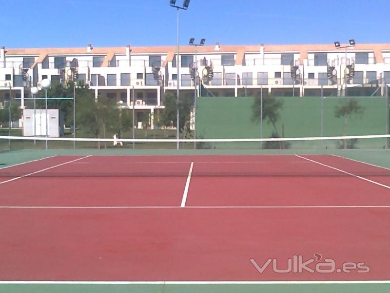 pista de tenis hormigon poroso, pintado segun reglamento