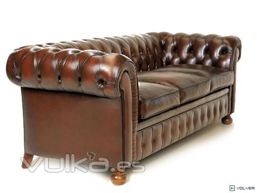 Sof piel Chesterfield Clasic, totalmente artesano, piel vaca envejecida a mano.