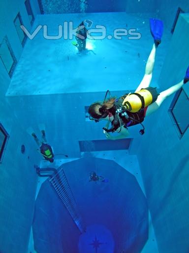 la piscina mas profunda del mundo (1) 33 metros de profundidad