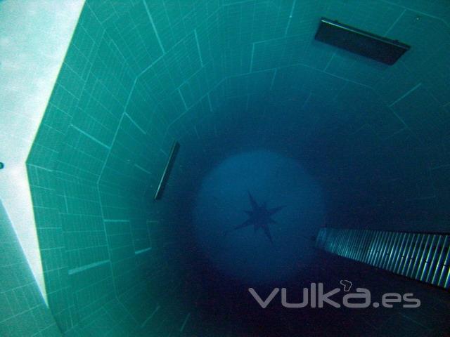 la piscina mas profunda del mundo (3) 33 metros de profundidad