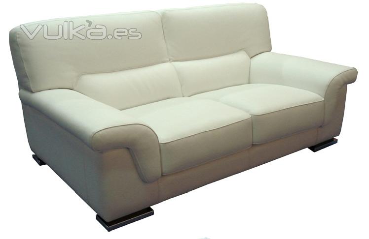 Sofa de piel estilo moderno, totalmente artesano.