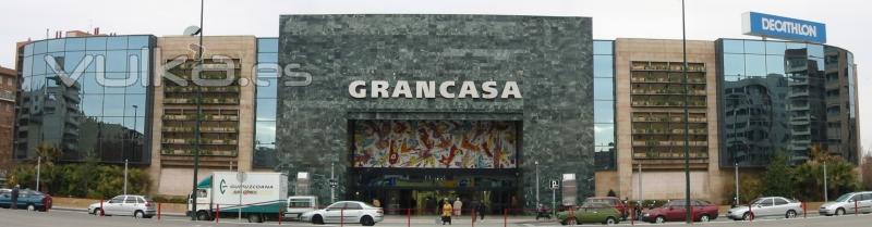 Fachada principal C.C. GRANCASA - Premio Nacional 1998 AECC