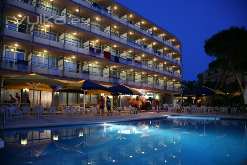 Hotel Monterrey piscina