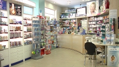 Una farmacia en Madrid con una amplia selección de artículos de primera calidad.
