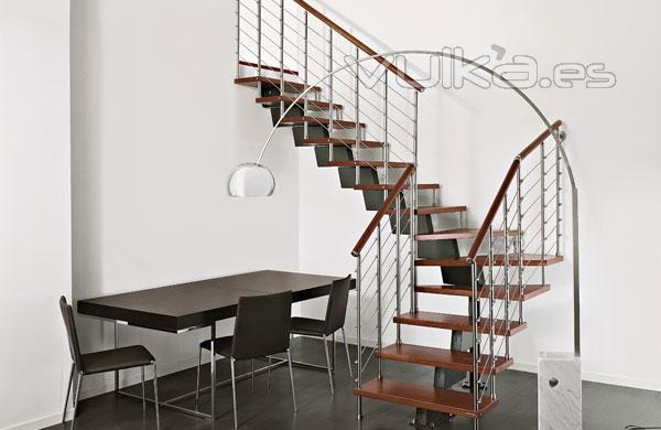 Escalera en acero inoxidable y madera, modelo Reflex Titan