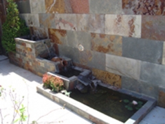 Fuente con recirculacion de agua
