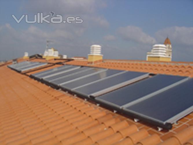 Instalación colectiva de energía solar térmica