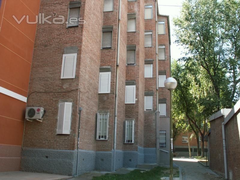 Antes 2: Rehabilitacion de una fachada en Usera con monocapa