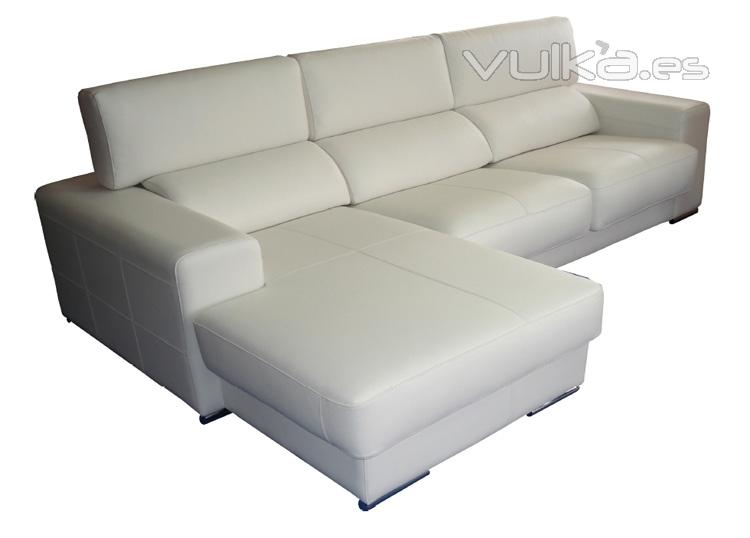 Sofa Chaiselongue en Piel de Vaca Plena Flor color hielo.