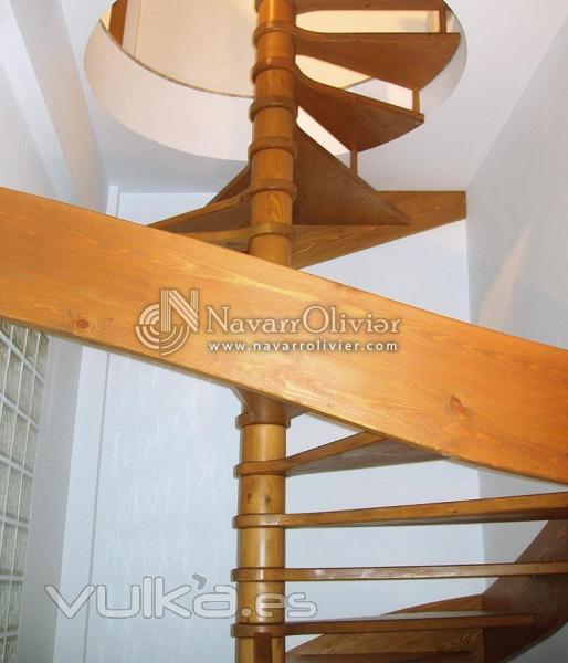 Escalera helicoidal de madera